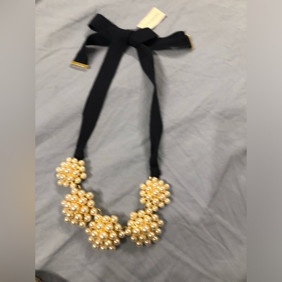 Pearl clusters with elegant tie back necklace - Picture 1 of 5